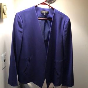 Beautiful blazer in cobalt blue.